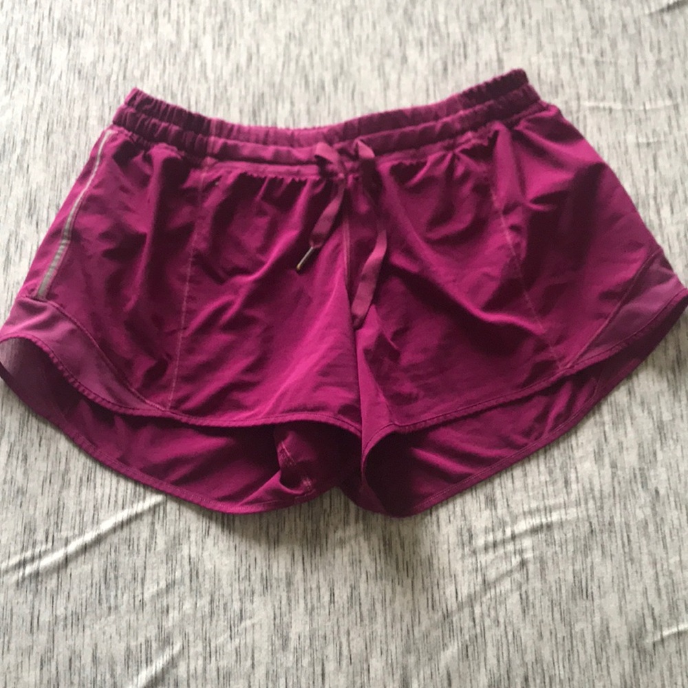Lululemon fuchsia Hotty Hot Short 1 4”